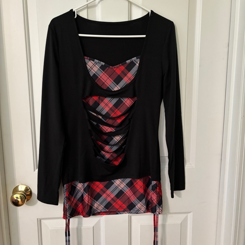 Chic Black and Red Plaid Women's Long Sleeve Top